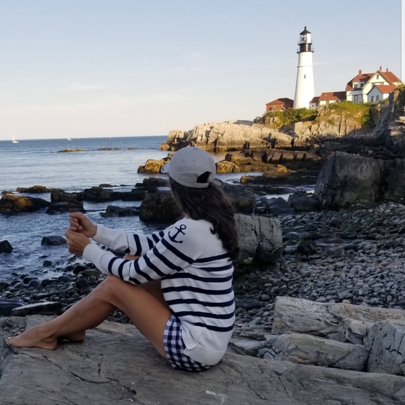 ๐ธPosh Ambassador ๐ธThe Ivy Closet - Picture 3 of 16